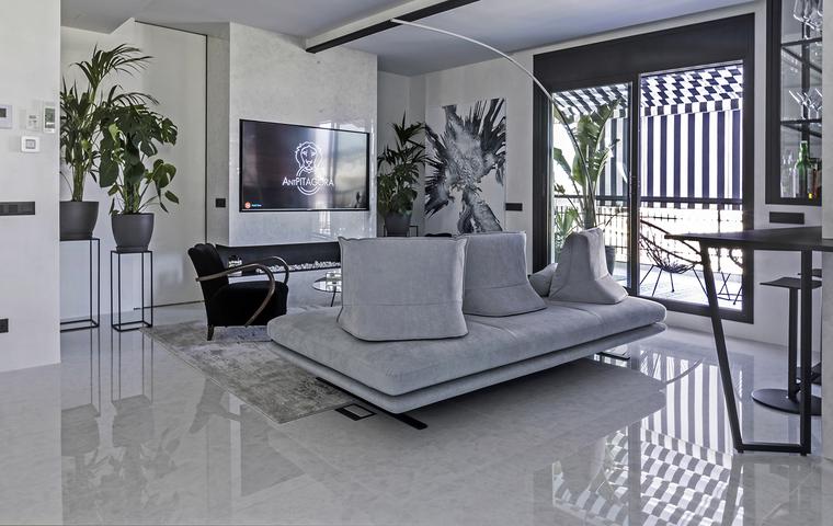 El mármol hechiza Barcelona 