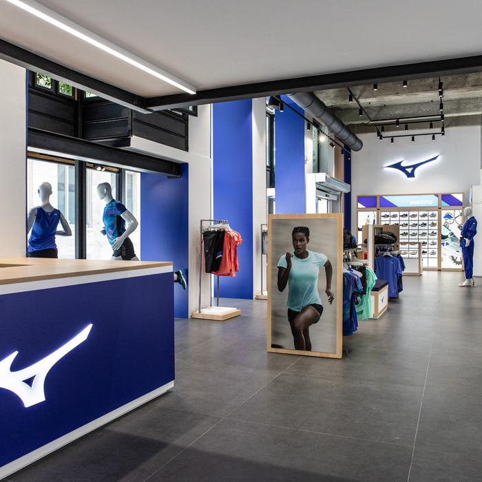 Mizuno Store Turín Realización del punto de venta europeo